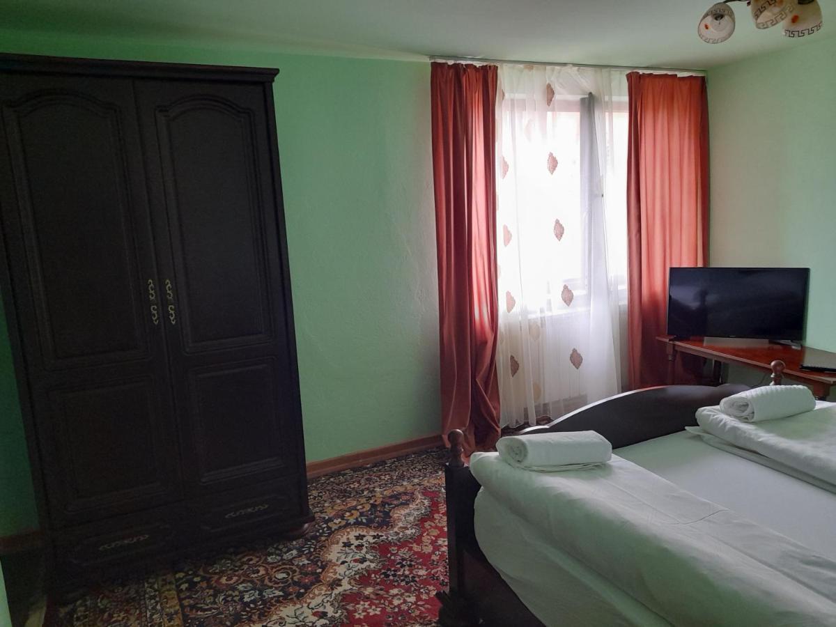 Casa Miki Hotel Hateg Exterior photo